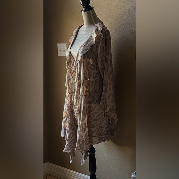 Leopard Print Ruffle Cardigan - Picture 10 of 13